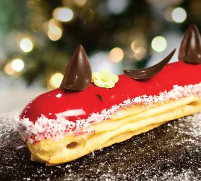 Christmas Eclair