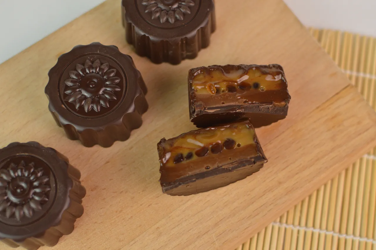 Coffee Caramel Chocolate Mooncake - Puratos